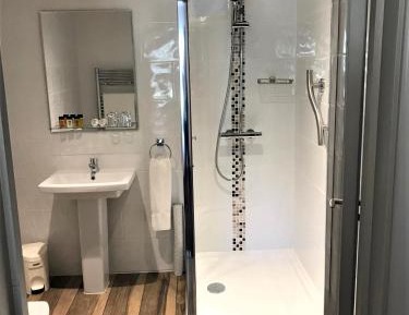 Cozy Double Room in separate block to Hotel