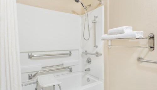 Queen Room with Two Queen Beds - Disability Access - Non Smoking