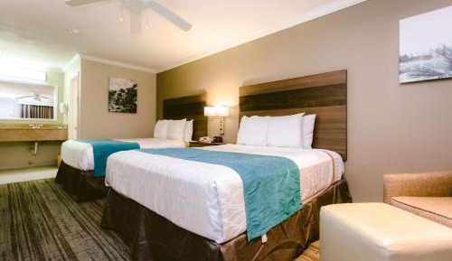 Queen Room with Two Queen Beds - Smoking