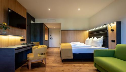 Double Room with Queen Size Bed