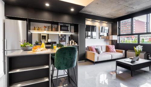 One-Bedroom Apartment 402