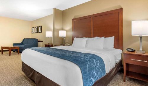 King Suite - Accessible/Non-Smoking