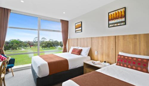 Standard Queen and Single Room