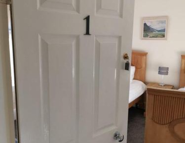 Standard Twin Room with Shared Bathroom