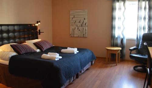 Family Room (2 Adults + 2 Children)