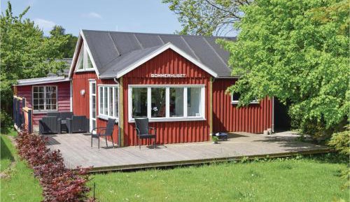 One-Bedroom Holiday Home
