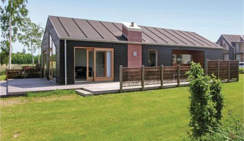 Three-Bedroom Holiday Home 