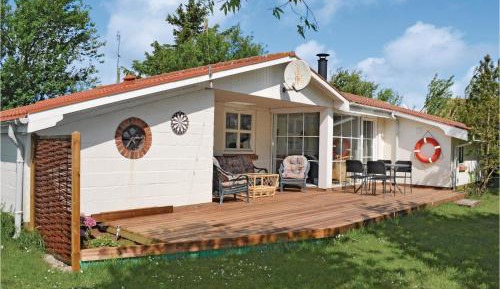 Three-Bedroom Holiday Home 