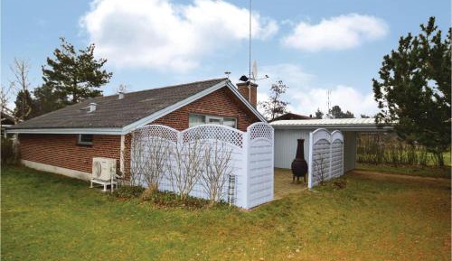 Three-Bedroom Vacation Home 
