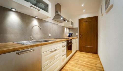 Two-Bedroom Apartment with Balcony (5 Adults)