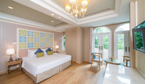 Deluxe Suite