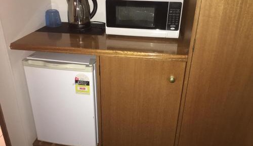 Executive Queen Studio