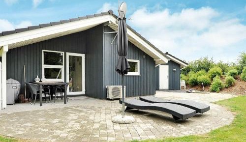 Three-Bedroom Vacation Home 