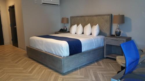 Luxury Room with King Bed
