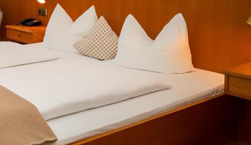 Double Room with Extra Bed (3 Adults)