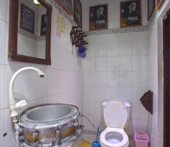 Single Room with Private Bathroom