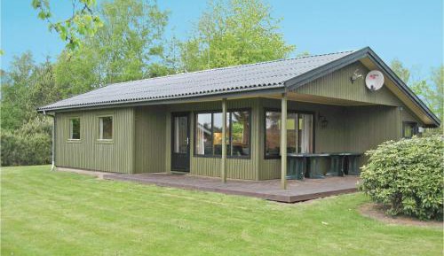 Three-Bedroom Holiday Home 