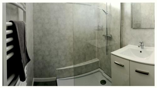 Standard Twin Room with Shared Bathroom