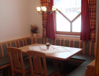 Apartment with Mountain View