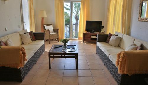 Two-Bedroom Apartment (4 Adults + 2 Children)