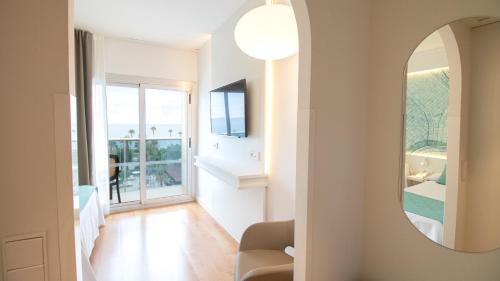 Triple Room with Pool View (3 Adults)