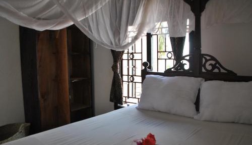 Single Room with Shared Bathroom