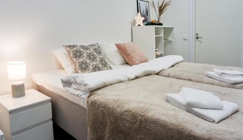 Double or Twin Room with view - Shared Bathroom