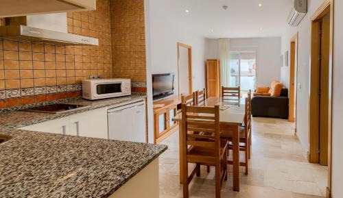 Apartment with Pool View 