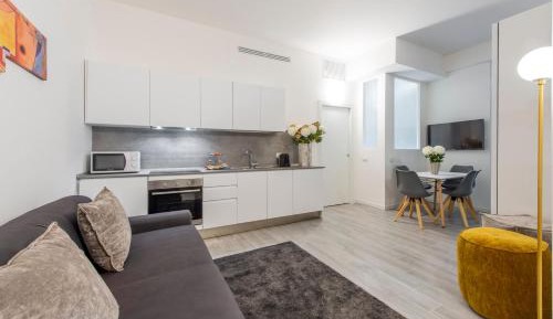 One-Bedroom Apartment - Via Cusani 10