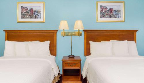 Two Double Bed Room - Non-Smoking