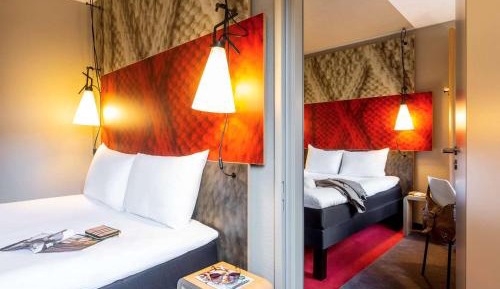 Connecting Rooms