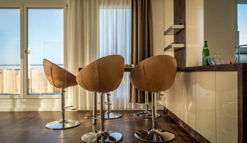 Superior One-Bedroom Apartment