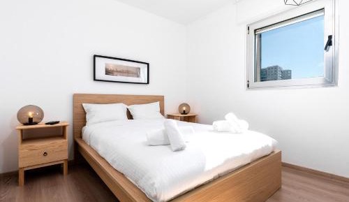 One-Bedroom Apartment with Balcony