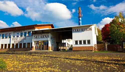 Standard Double Room with Shared Bathroom