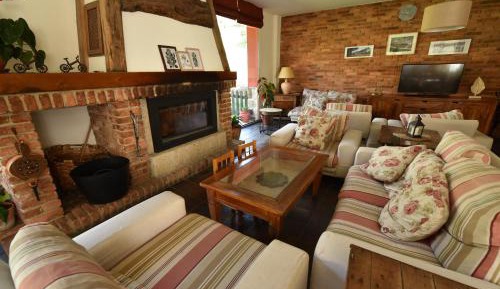 Double or Twin Room with Mountain View