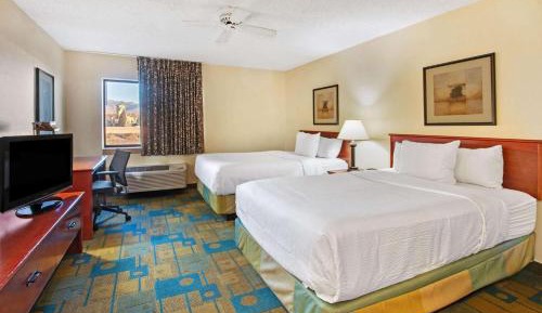 Suite with Two Double Beds - Non-Smoking