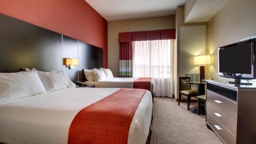 Standard Room with Two Queen Beds