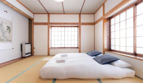 Japanese-Style Quadruple Room with Shared Bathroom