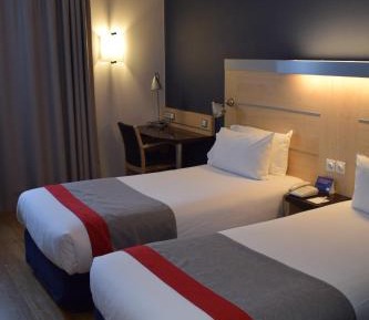 Standard Twin Room with Free Breakfast