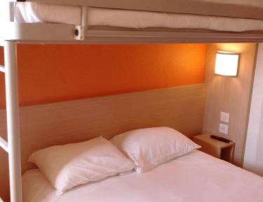Triple Room (1 Double Bed + 1 Single Bed)