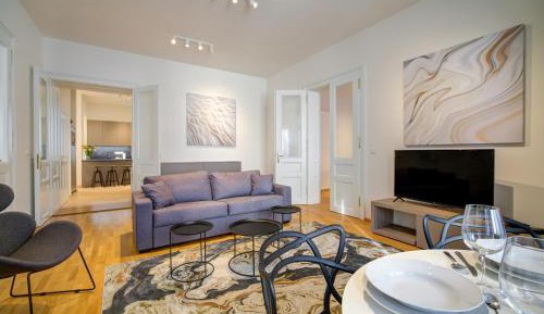Two-Bedroom Deluxe Apartment