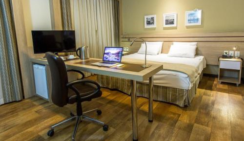 Premium Double - 1 King Bed