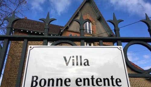 Villa with Garden View