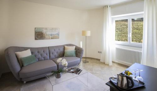 Suite with Lake View