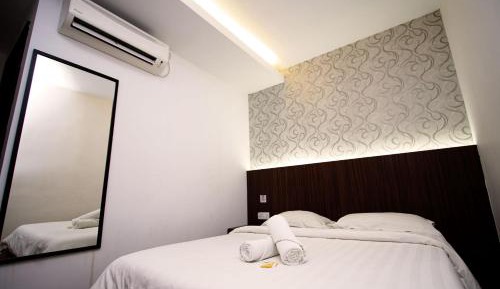 Standard Queen Room