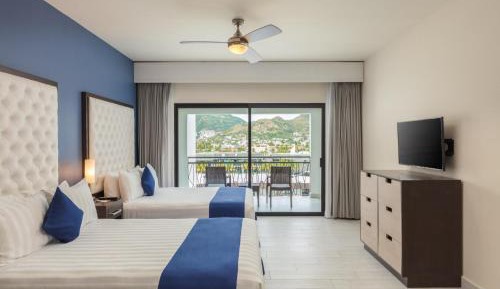 Deluxe Room with Two Queen Beds