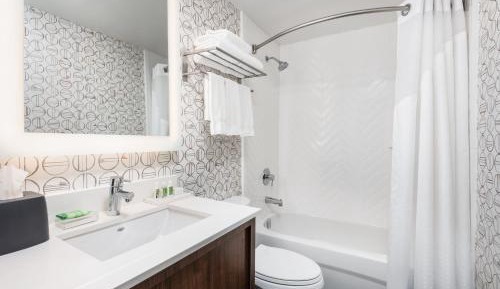 Standard Queen Room with Two Queen Beds