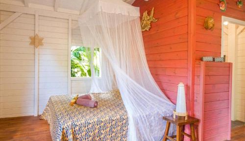 Bungalow with Garden View