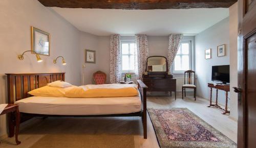 Single Room with Private Bathroom