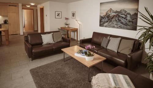 Two-Bedroom Apartment with Matterhorn View - Westside